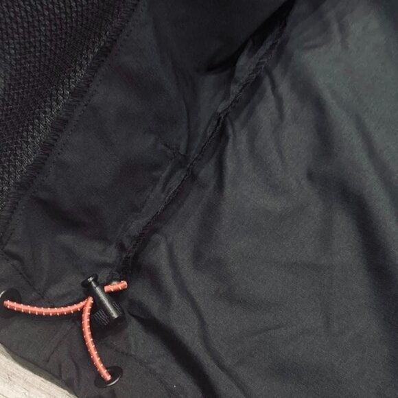 QUIKSILVER Men's Lightweight Hooded Windbreaker NWT Size L - Picture 3 of 7